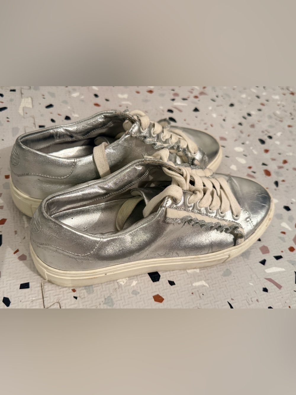 Tory Burch Sport Shoes Womenās Size 7 M Silver With Ruffle